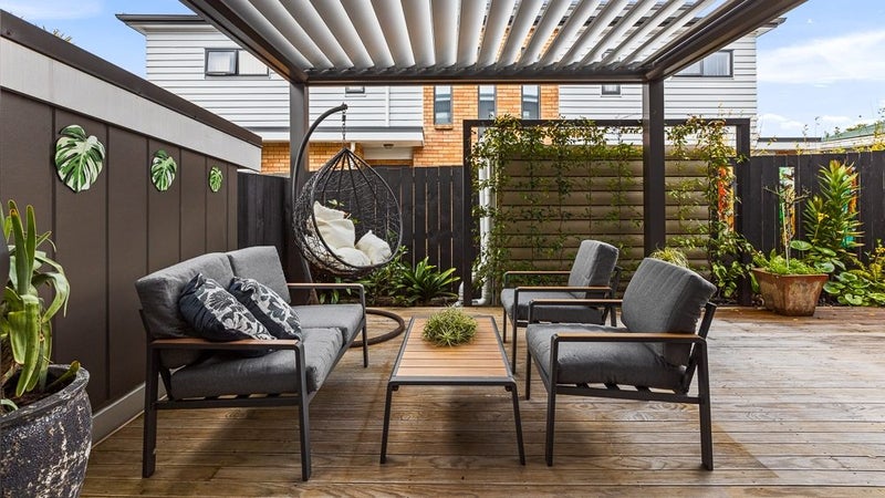 49C Titirangi Road, New Lynn, Auckland - Carousel 1