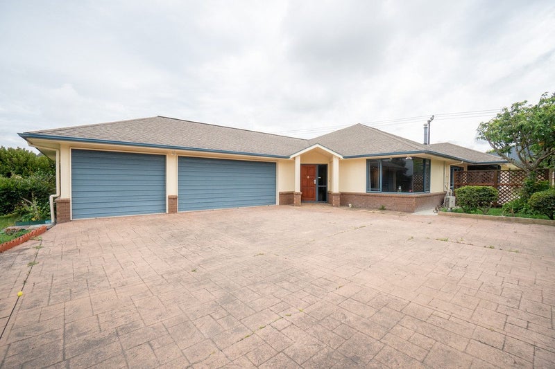 64 Royal Oak Drive, Kelvin Grove, Palmerston North - Carousel 1