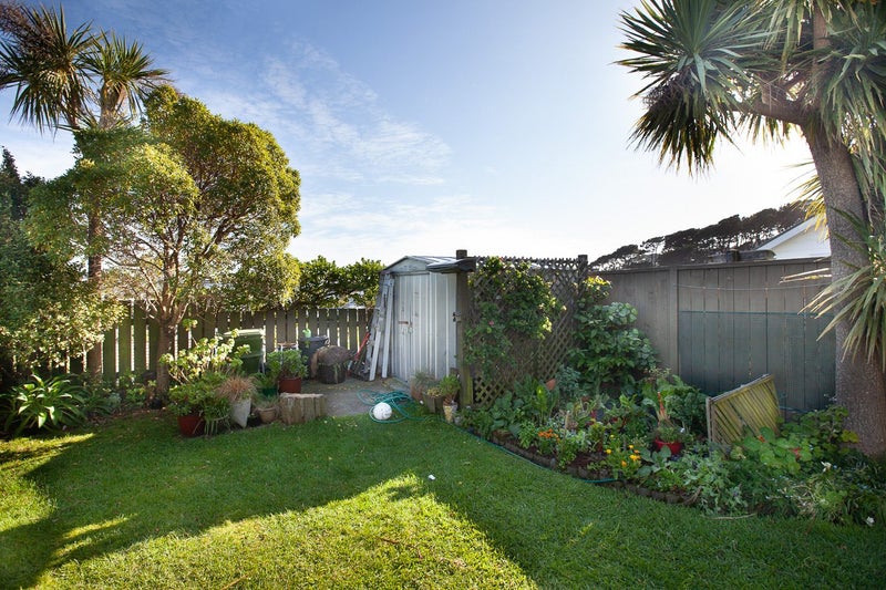 1 Glendavar Street, Berhampore, Wellington - Carousel 2