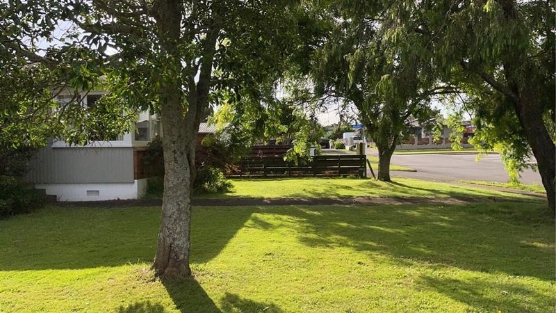 18 Bexley Place, Pahurehure, Papakura - Carousel 2