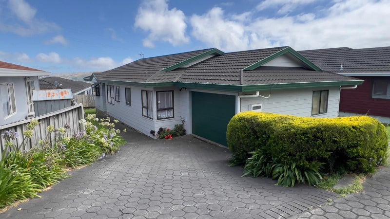 8A Kentwood Drive, Woodridge, Wellington - Carousel 1