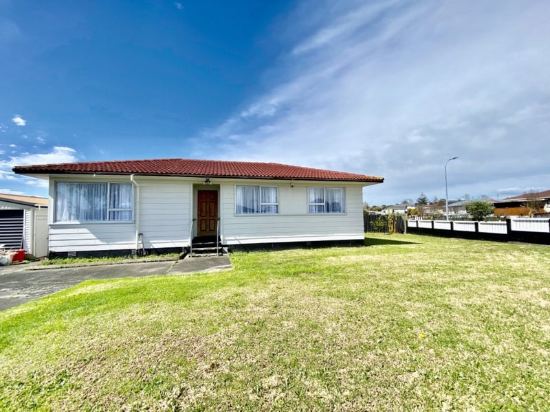 35 Israel Avenue, Clover Park, Auckland - Carousel 1