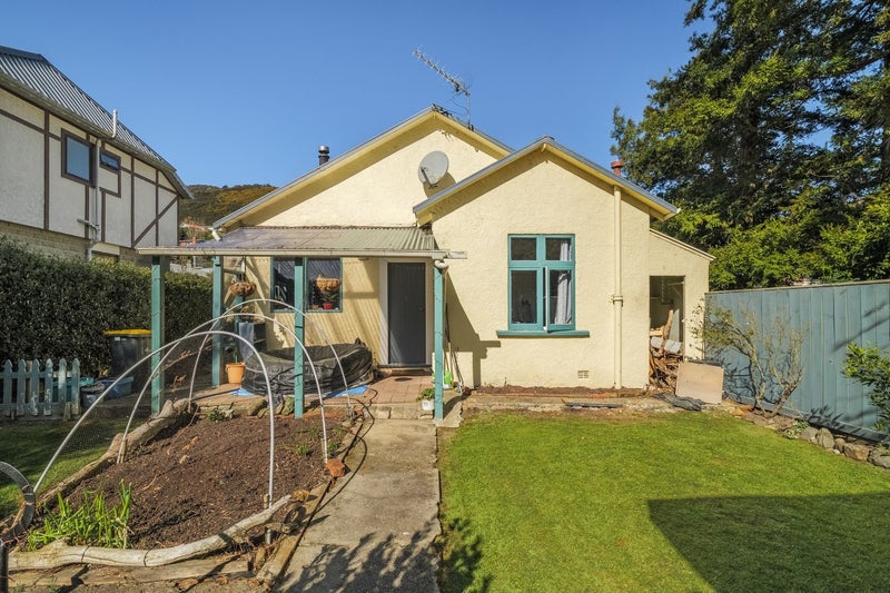 1 Dryden Street, Normanby, Dunedin - Carousel 1