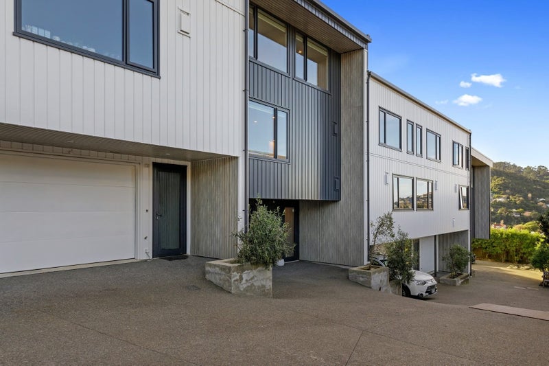 A3/12A QUETTA ST, NGAIO, WELLINGTON - Carousel 1