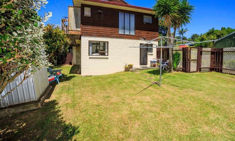 2/708 Beach Road, Browns Bay, Auckland - Carousel 2
