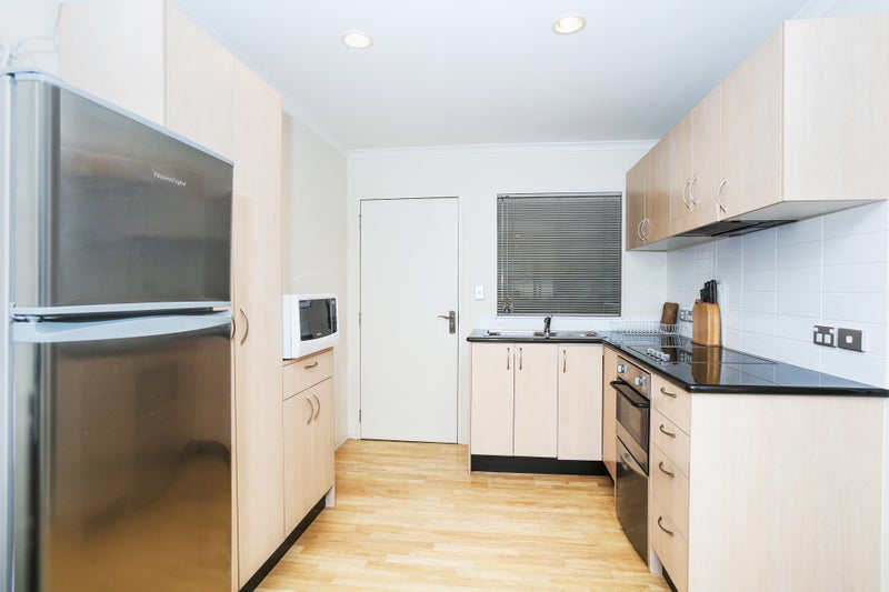 B512/176 Broadway, Newmarket, Auckland - Carousel 2