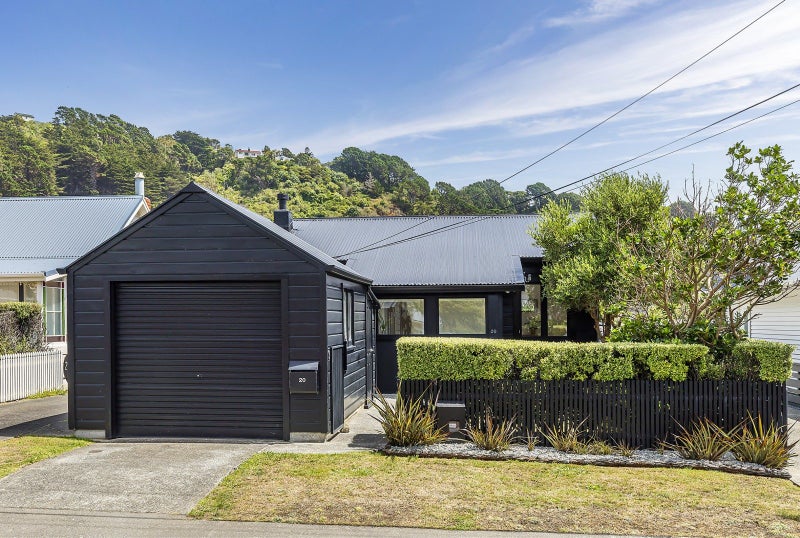 20 Mantell Street, Seatoun, Wellington - Carousel 1