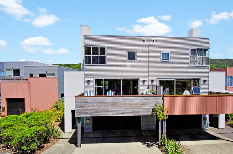 35 Saddleback Grove, Karori, Wellington - Carousel 2