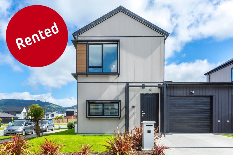 1 Balmerino Lane, Wallaceville, Upper Hutt - Carousel 1
