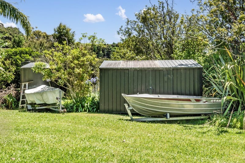 30 Arran Bay, WAIHEKE ISLAND - Carousel 50