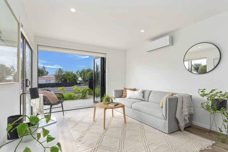 136 Riversdale Road, Avondale, Auckland - Carousel 2