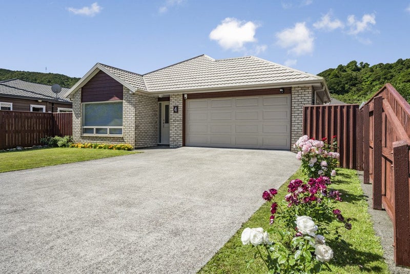 4 Sun Valley Grove, Wainuiomata, Lower Hutt - Carousel 1