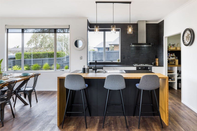 18 Woodridge Drive, Flagstaff, Hamilton - Carousel 1