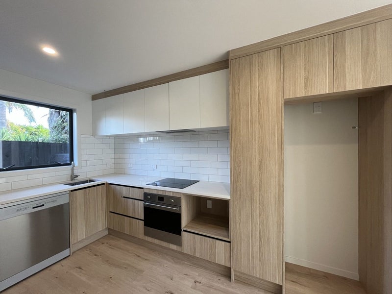 6/157 Beach Haven Road, Beach Haven, Auckland - Carousel 1