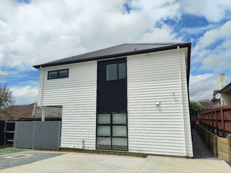162F Barrack Road, Mount Wellington, Auckland - Carousel 1