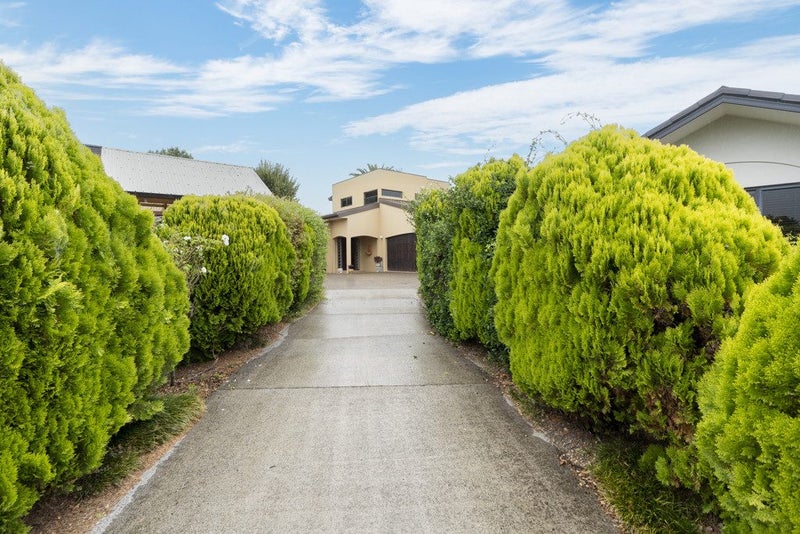16 Grasmere Court, Huntington, Hamilton - Carousel 2