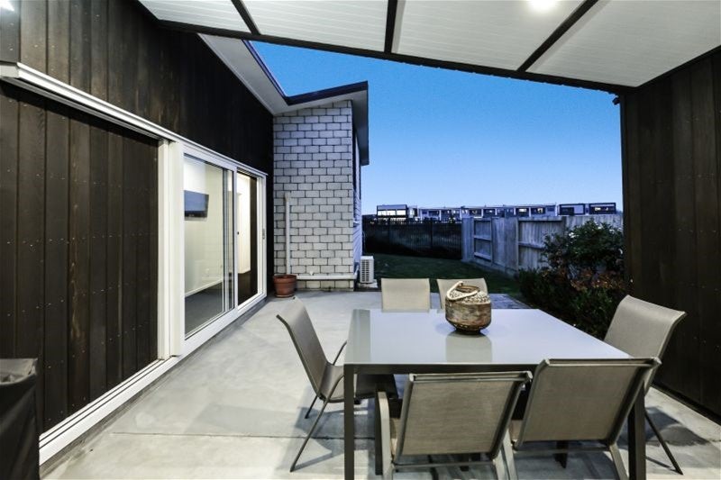 11 McCorquindale Drive, Flagstaff, Hamilton - Carousel 18