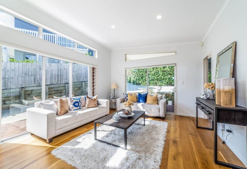 9 Tobago Place, Sunnynook, Auckland - Carousel 1