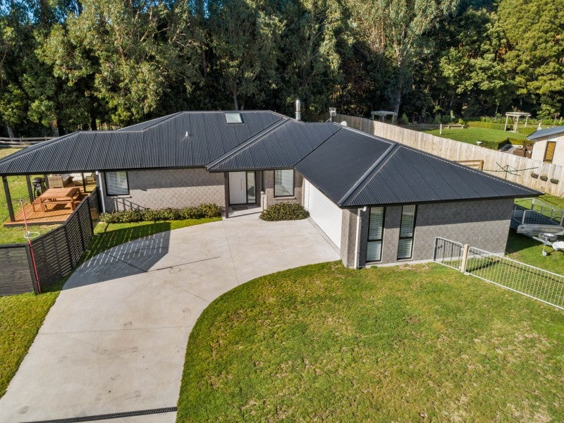 18 Karaka Place, Taupo - Carousel 1