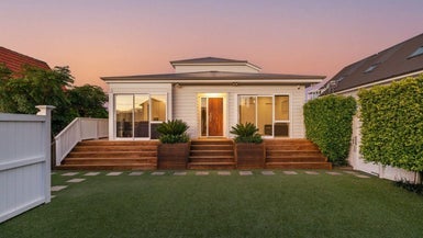 11 Lynch Street, Point Chevalier, Auckland - Carousel 1