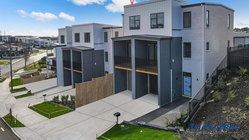 56 Westgate Drive, Massey, Auckland - Carousel 1