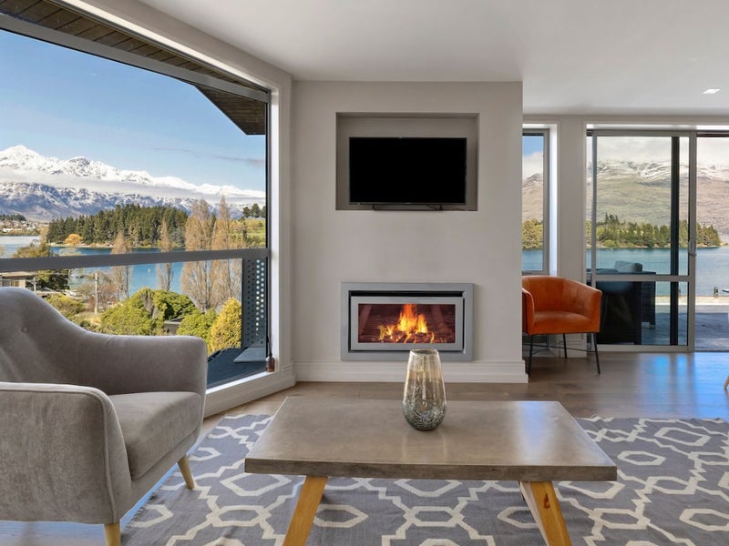 8/23 Adelaide Street, Queenstown, Queenstown - Carousel 1