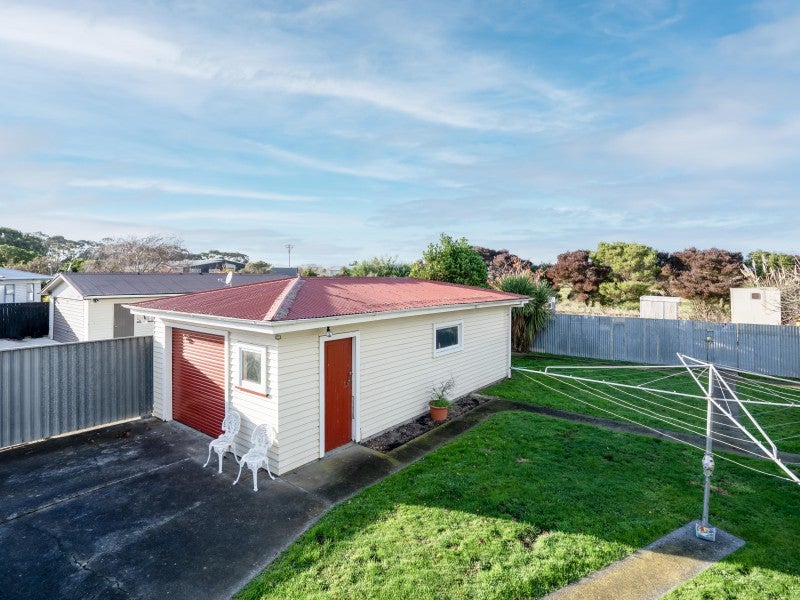 39 Tararua Terrace, Cloverlea, Palmerston North - Carousel 15