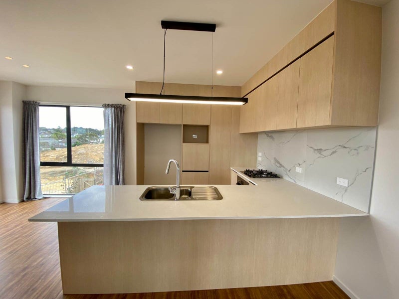 8/954 East Coast Road, Northcross, Auckland - Carousel 1