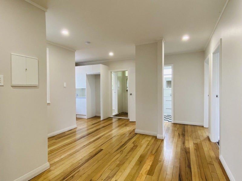 42 Caen Road, Panmure, Auckland - Carousel 1