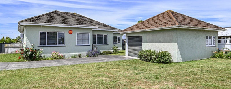 216 Grove Road, Mayfair, Hastings - Carousel 13