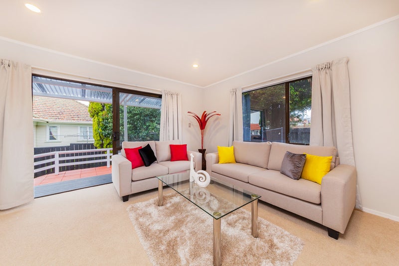 3/111 Lincoln Park Avenue, Massey, Auckland - Carousel 2