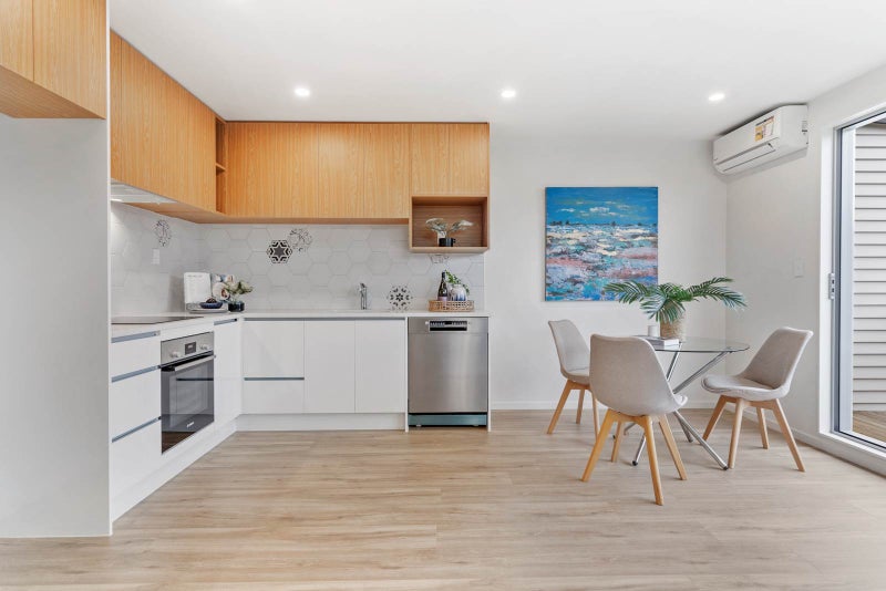 14D La Perouse Street, Botany Downs, Auckland - Carousel 1