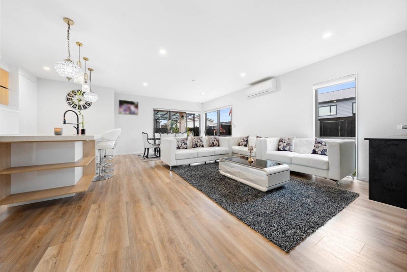 13 Christella Street, Flat Bush, Auckland - Carousel 2