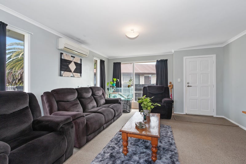 1/23 Branksome Place, Parklands, Christchurch - Carousel 2