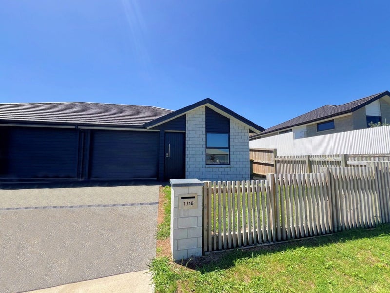 1/16 Maanihi Drive, Rototuna North, Hamilton - Carousel 15