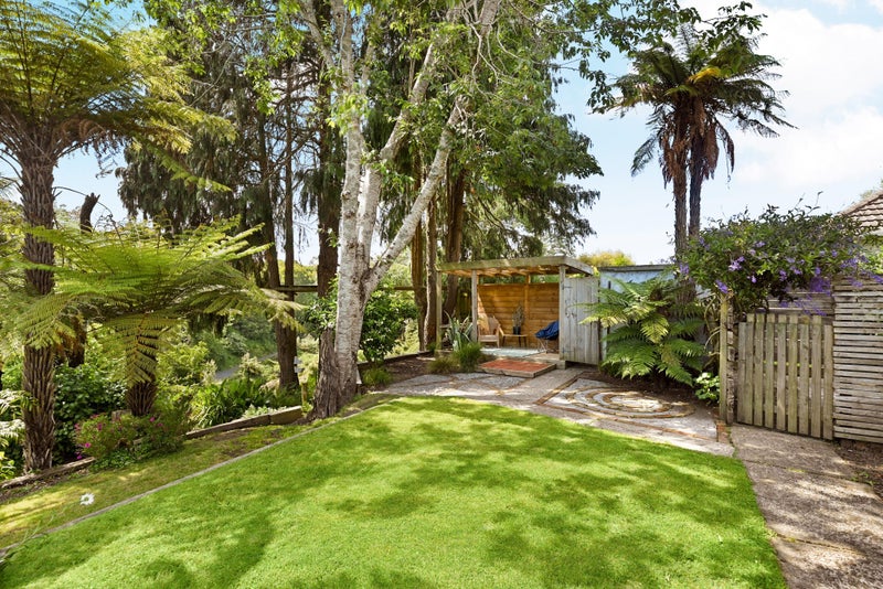 12 Stokes Crescent, Maeroa, Hamilton - Carousel 1