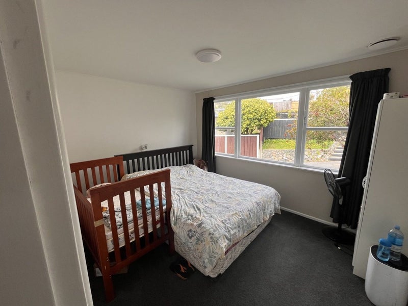 23 Diane Grove, Paparangi, Wellington - Carousel 6