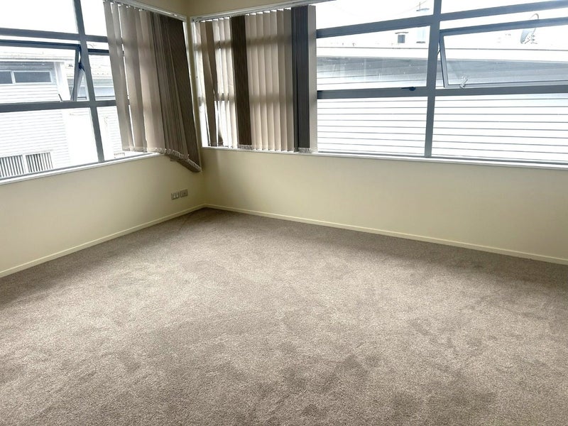 25G Garnet Road, Westmere, Auckland - Carousel 21