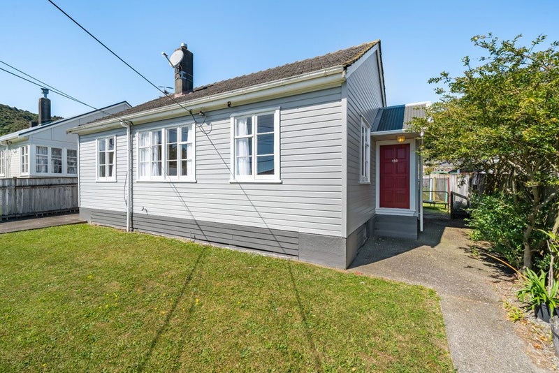 150 Waddington Drive, Naenae, Lower Hutt - Carousel 2