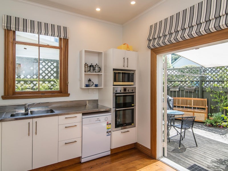 204 Tinakori Road, Thorndon, Wellington - Carousel 11