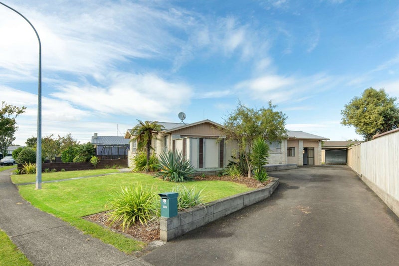 27 Rhonda Avenue, Deanwell, Hamilton - Carousel 2