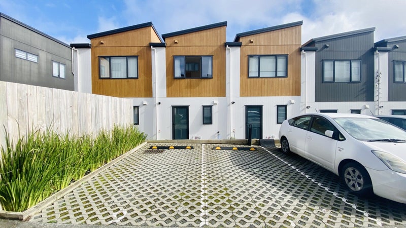 6/18 Hewlett Road, Massey, Auckland - Carousel 17