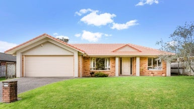 48 Brookwood Drive, Henderson, Auckland - Carousel 1