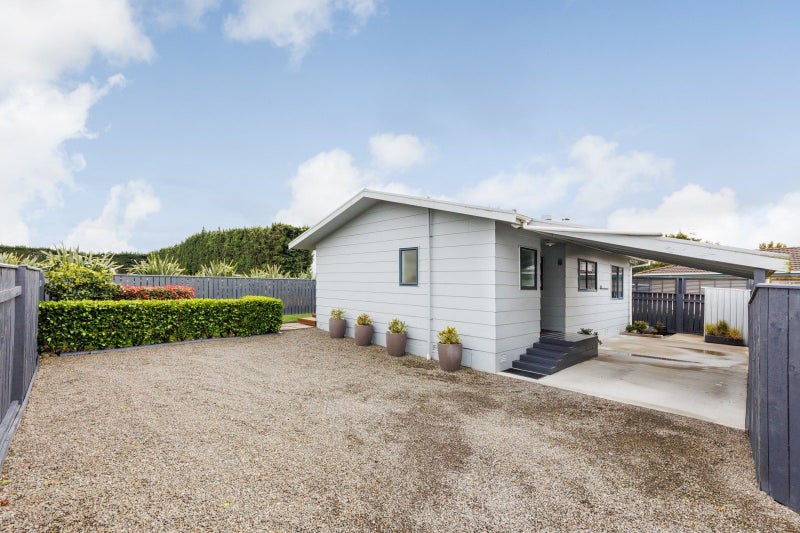 2/91 Benmore Avenue, Cloverlea, Palmerston North - Carousel 2