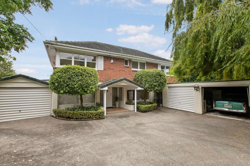 139 Glenfield Road, Hillcrest, Auckland - Carousel 2
