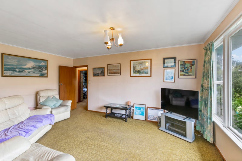 9 Jay Street, Paparangi, Wellington - Carousel 2