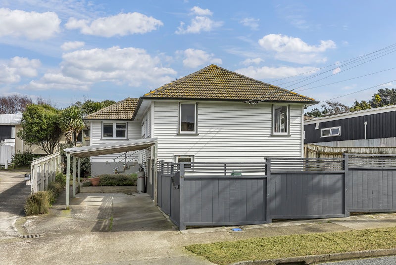 117 Dimock Street, Titahi Bay, Porirua - Carousel 1