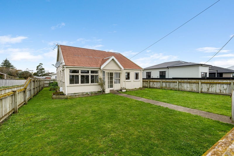 44 Collins Street, Hawera - Carousel 2