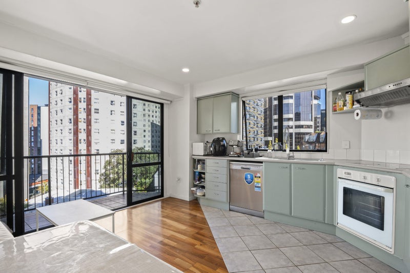 6D/6 Whitaker Place, Grafton, Auckland - Carousel 2