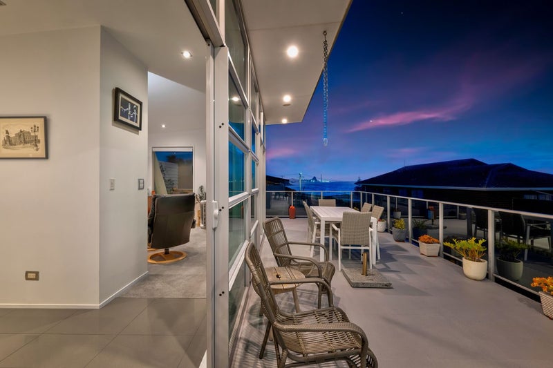 2/5 Beach Street, Fitzroy, New Plymouth - Carousel 2